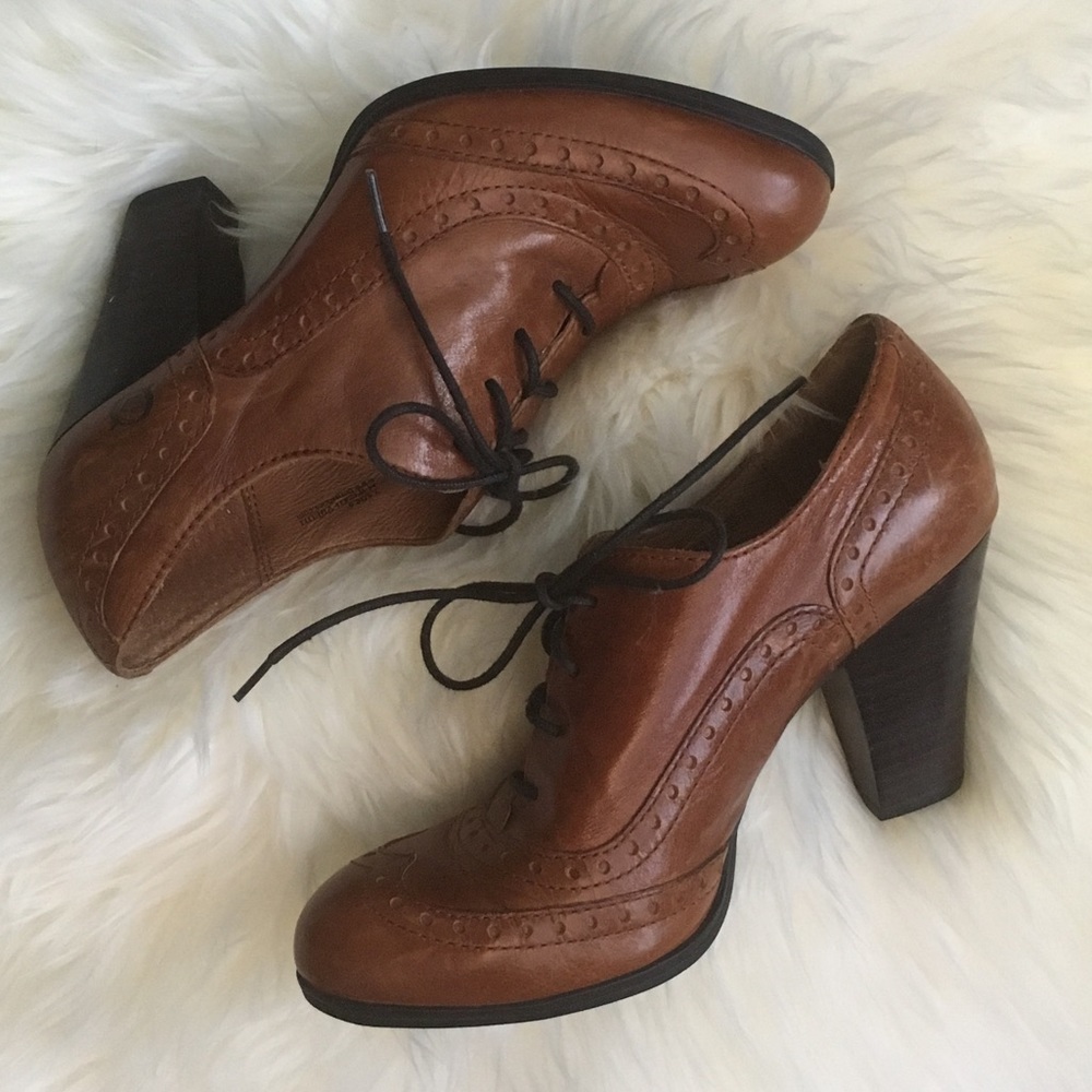 Born Heeled Oxfords Brogues Cognac